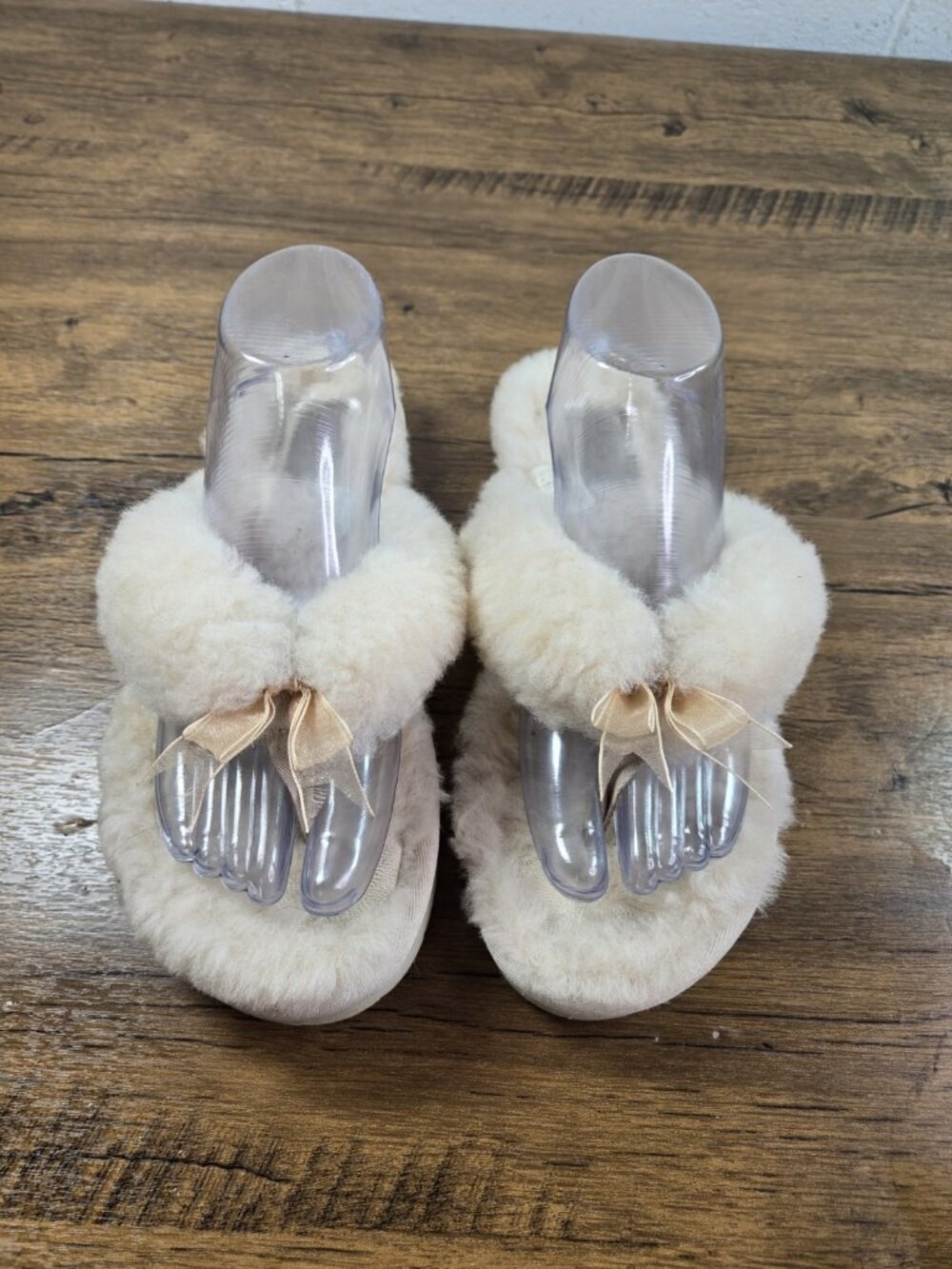 UGG Fluff Flip Flop Cream Sheepskin Shearling Thong Slippers Sandals Women’s 9 - Picture 3 of 8